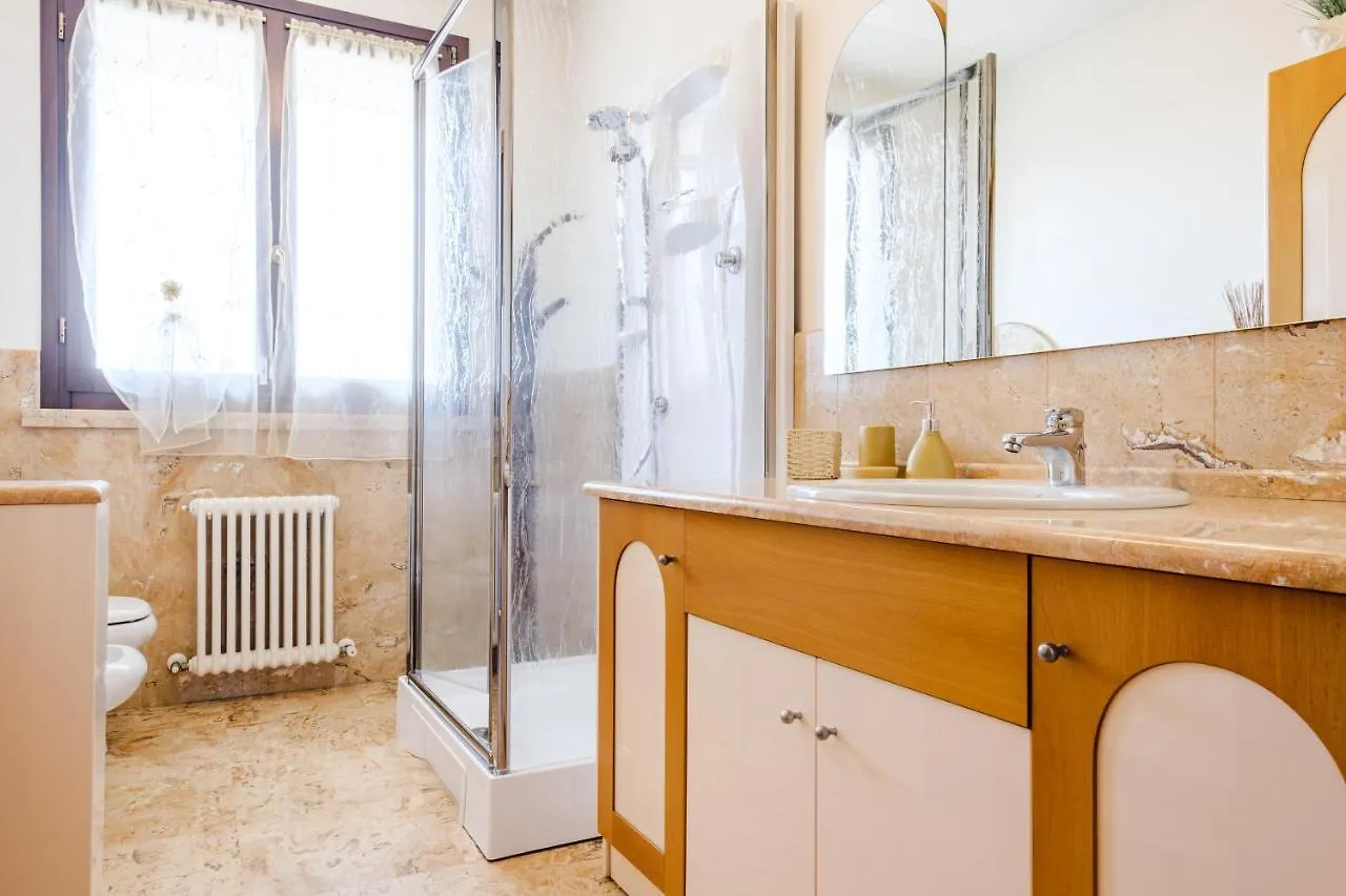 Villa Le Rose - 5 Minuti Dal Mare E Misano World Circuit Misano Adriatico Bed & Breakfast